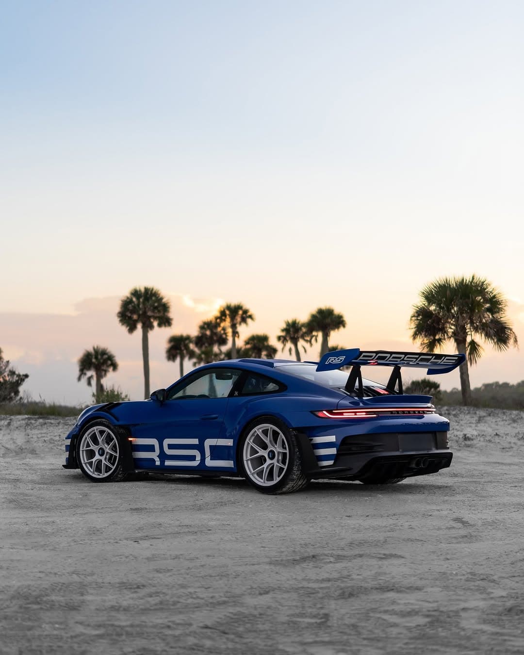 PORSCHE 911 GT3 RS OWNS THE COAST WITH 82K LIKES